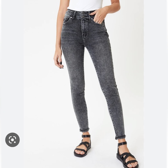 2/$45 KanCan Acid wash Skinny jeans 2/$45 - Picture 1 of 7